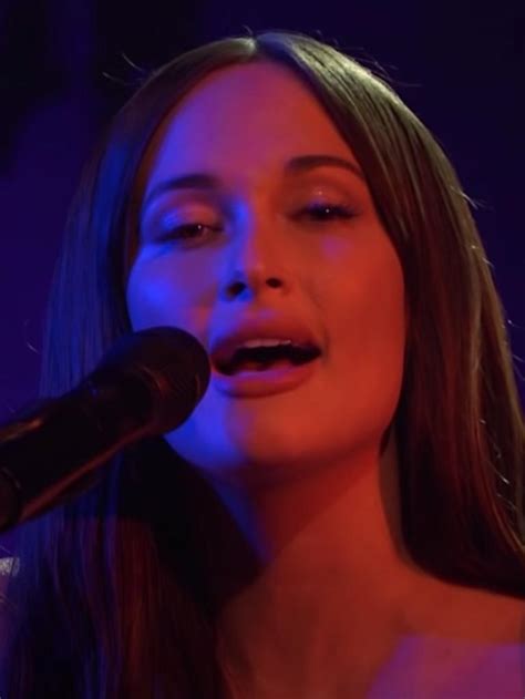 Kacey Musgraves Performs Her Single ‘Justified’ Naked On